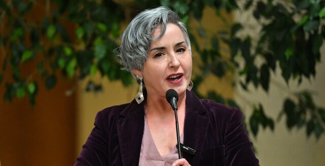 Derecha elige a diputada comunista para presidir comisión que revisará AC contra juez Ulloa