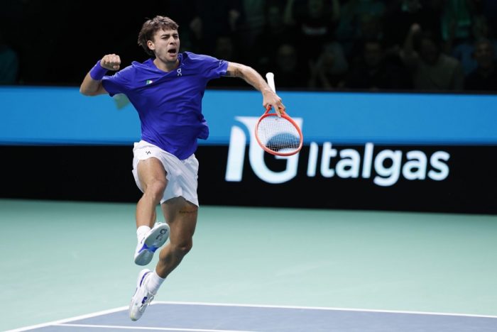 Italia derrota a España y gana la Copa Davis por tercer año consecutivo