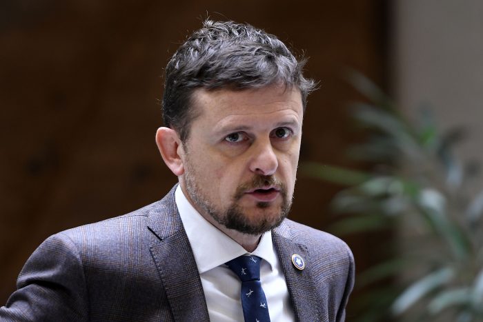 Schubert (Rep) y propuesta de Kast de expulsar a migrantes con hijos chilenos: "No va a ser fácil"