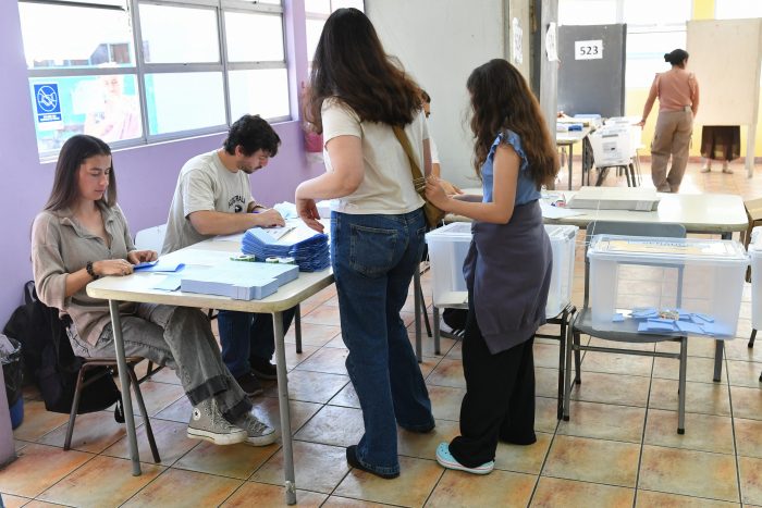 Elecciones 2025: Servel informa que el 99,50% de las mesas están constituidas