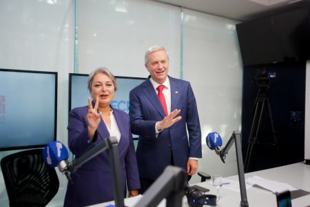 Lo que dejó el primer debate entre Jara y Kast: torpedos, críticas al Gobierno y entre candidatos