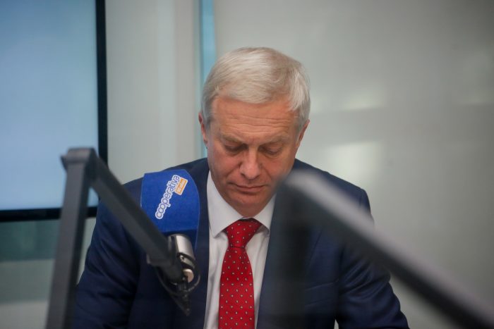 Kast dice estar “dispuesto” a reunirse con Bachelet, mientras exmandataria busca apoyo para la ONU