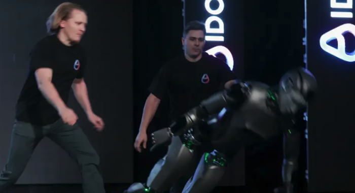 Lo que hay detrás del tropezón del primer robot humanoide construido en Rusia