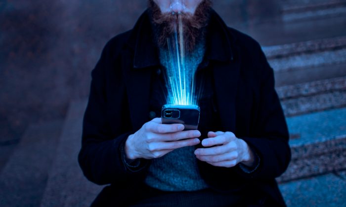 La ilusión de la mayoría: Cómo las redes sociales distorsionan lo que creemos que piensa la mayoría