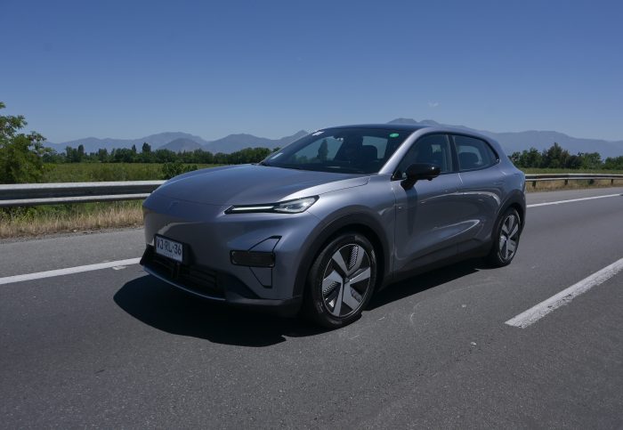 Un nuevo SUV llega a Chile con versiones eléctricas, gran autonomía y foco en movilidad eficiente