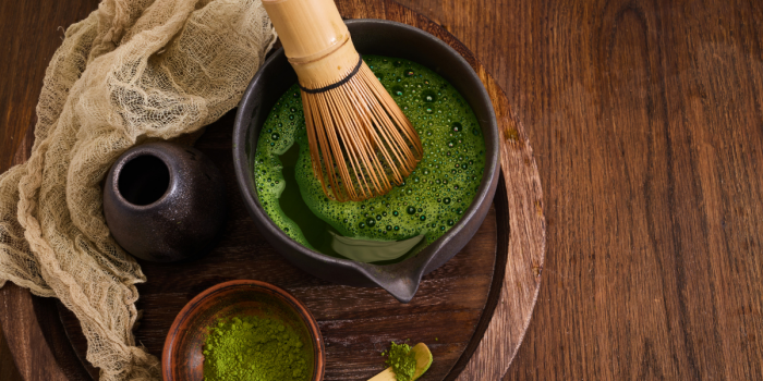 El boom del té matcha: el polvo verde que combina bienestar, moda y mitos sobre la salud
