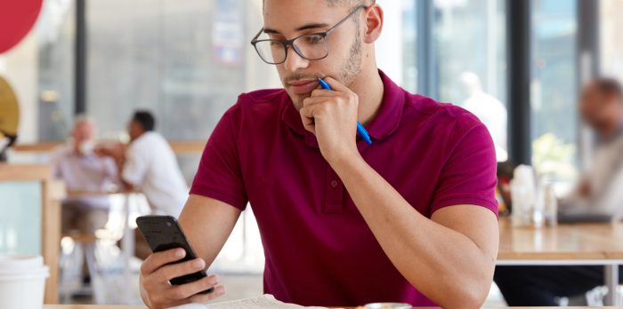 El uso intensivo de IA en salud mental puede reforzar el aislamiento y el egocentrismo