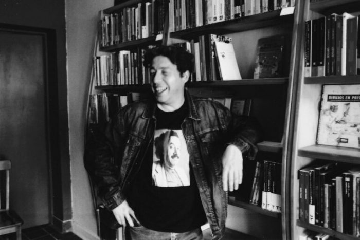 “La película insomne” de Jaime Pinos: sobre el vacío y la falta de claridad