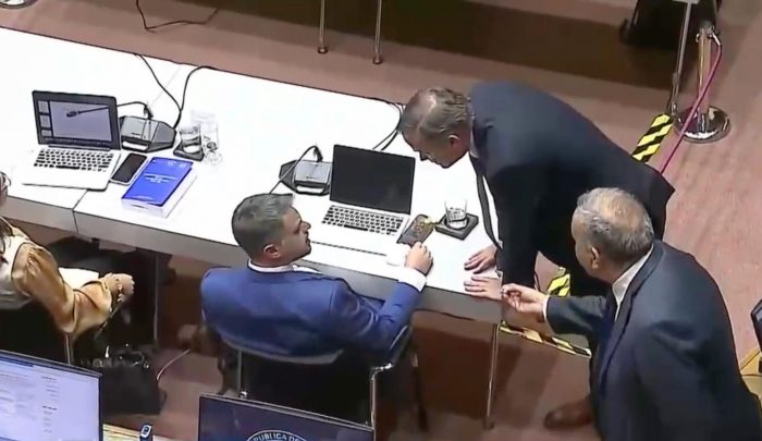 Querellas cruzadas entre socialistas Daniel Manouchehri y Fidel Espinoza tras incidente en el Senado