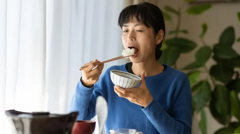 Hara hachi bu, la filosofía japonesa para comer de manera saludable solo llenándonos al 80%