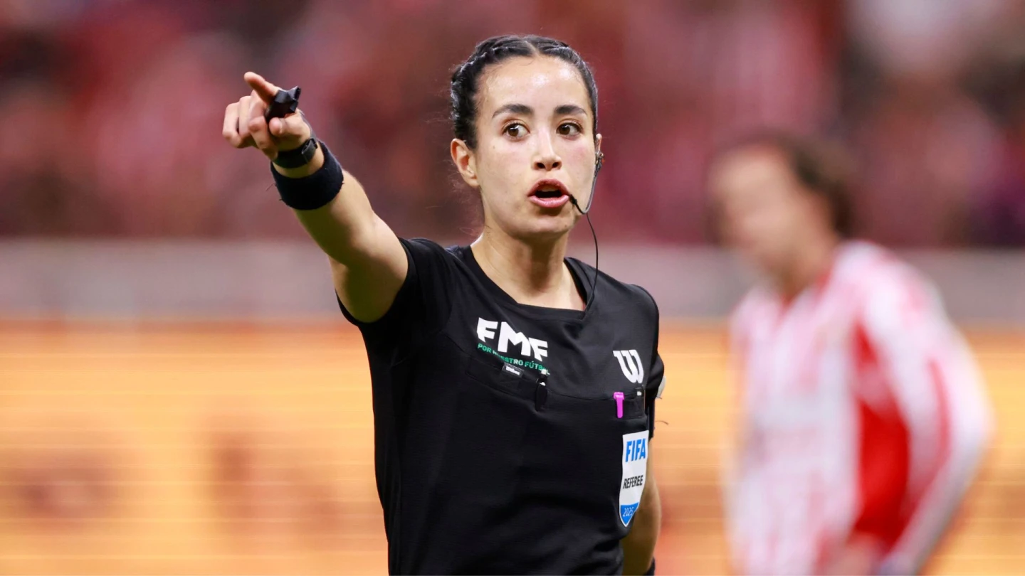 De romper barreras a pelear por el número uno: Katia García, la árbitra nominada a mejor del mundo