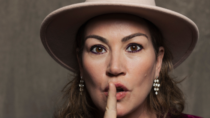 “Este show NO pudo haber sido un mail”: Javiera Contador presenta nuevo espectáculo en Teatro Mori