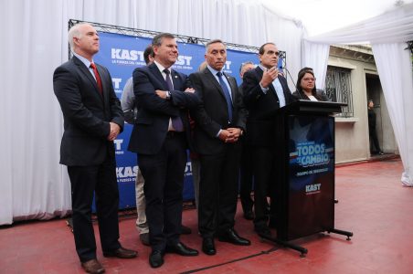 Kast suma equipo de Matthei en seguridad mientras caso Araya tensiona al Partido Republicano