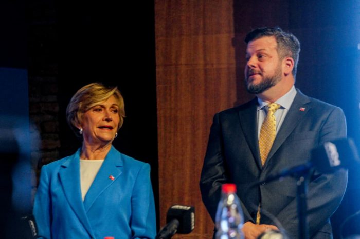 SLM acusa desconocimiento de peritajes forenses de Matthei y Kaiser tras debate Archi