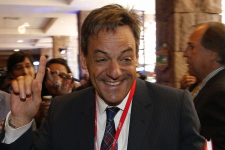 Succession, capítulo Nicolás Ibáñez: será padre a los 69 años y lo obligaría a reordenar patrimonio