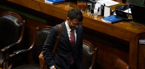 Cámara "desenchufa" a Pardow: acusación constitucional por tarifas eléctricas pasa al Senado