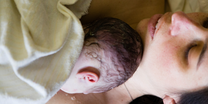 Parto natural sin acompañamiento profesional: expertos alertan sobre los riesgos