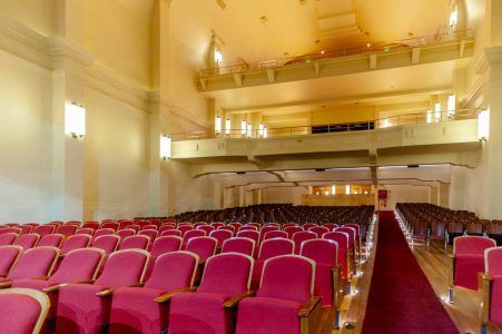 Crisis en el Teatro Cervantes de Valdivia: sindicato denuncia gestión de director ejecutivo