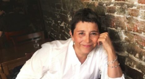 Escritora Rossana Dresdner gana Premio Municipal de Santiago por libro sobre Alzheimer