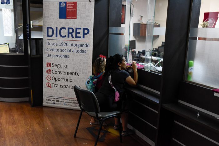 “Tía Rica” en problemas: Contraloría detecta que entregó dinero a delincuentes por especies robadas