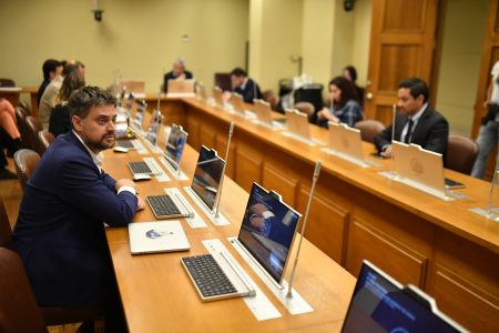 Bancada UDI se abre a aprobar acusación constitucional contra ministro Diego Simpertigue