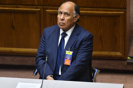 Senado ve AC contra Simpertigue: Manoucheri dice que la Justicia "no puede ser un club"