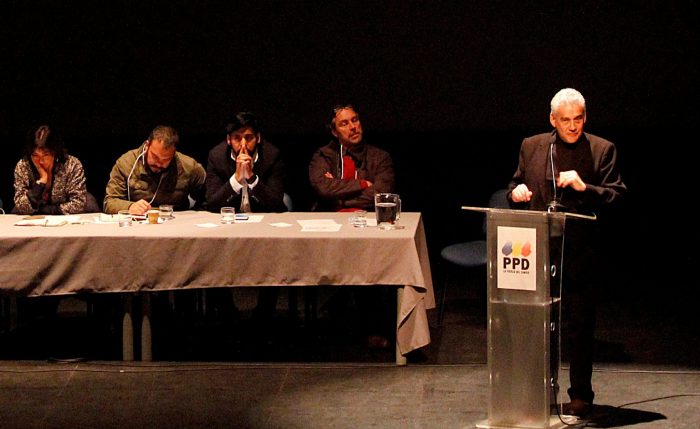 Sin el FA y el PC, Partido por la Democracia propone un nuevo referente de izquierda