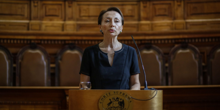 Gloria Ana Chevesich se convierte en la primera mujer en presidir la Corte Suprema