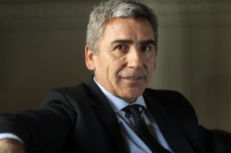 La transmutación de Carlos Peña: cruza el Rubicón y debuta como litigante en el caso Australis