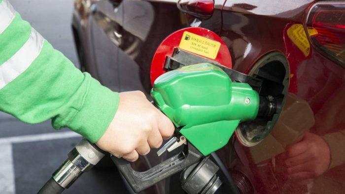Descuentos en combustibles durante diciembre: revisa las rebajas disponibles este mes