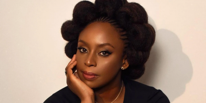 Chimamanda Ngozi Adichie, escritora: "Las mujeres no pueden solucionar solas la marginación"