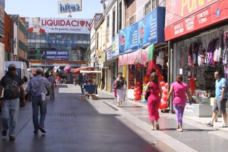 Quiénes deben trabajar en feriados obligatorios del comercio en Chile