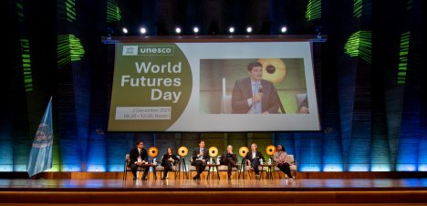 Unesco destaca a Chile como modelo global para anticipar el futuro en tiempos de polarización