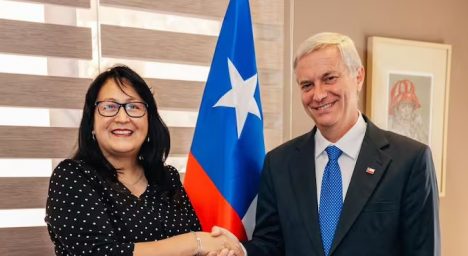 Presidente electo Kast sigue con reuniones: recibió a contralora Dorothy Pérez en "La Moneda chica"