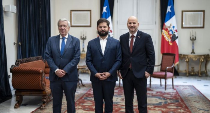 Presidente Boric recibe cartas credenciales de cinco embajadores y cierra polémica con EEUU e Israel