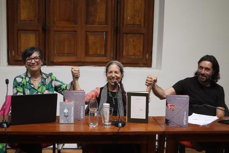Cecilia Vicuña presentó los libros “QUIPOema” y “Precario”