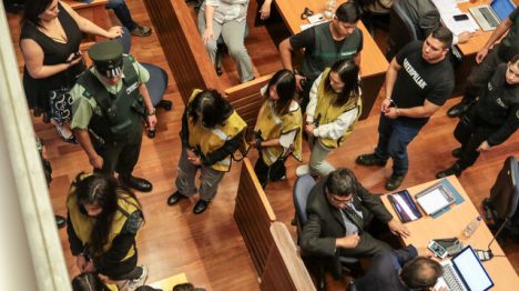 Prisión preventiva para 17 imputados en caso "mafia china": incluido excarabinero ligado a la banda