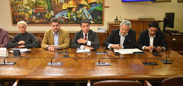 Error en entrega de documentos obliga a repetir votación de acusación contra juez Simpertigue