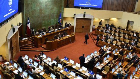 Reforma al sistema político toma vuelo: se busca acuerdo con la derecha para aprobarla tras balotaje