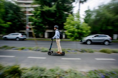 Ñuble se sumará a fiscalizaciones para detectar si scooters eléctricos superan límite de velocidad