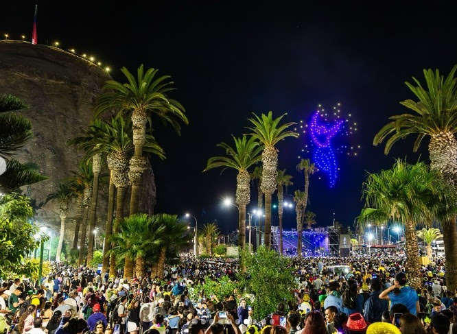 Arica recibe el Año Nuevo con pirotecnia y tres escenarios con artistas