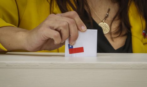 Nuevas radicalidades en Chile y Francia: expertos internacionales analizan recomposiciones políticas