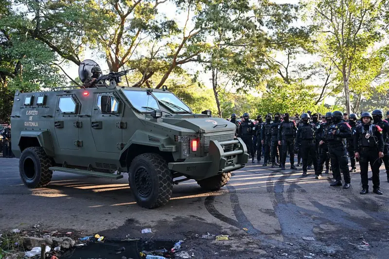 Declaran estado de sitio en Guatemala tras motines en tres cárceles y el asesinato de 8 policías