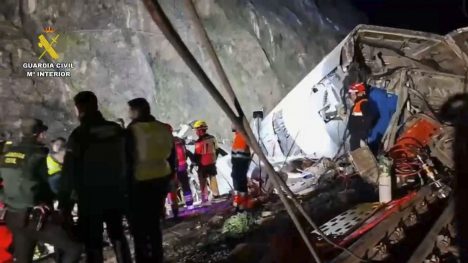 Al menos 39 muertos tras el descarrilamiento de dos trenes en el sur de España