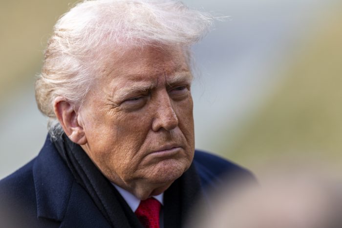 Donald Trump anuncia aranceles a países europeos con tropas en Groenlandia si no apoyan su compra