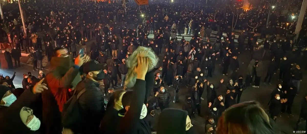 Estallan nuevas protestas en Irán pese a bloqueo de internet