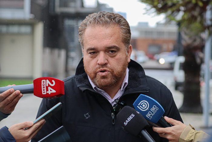 Gobernador del Biobío denuncia planificación tras incendios y cuestiona presencia de civiles