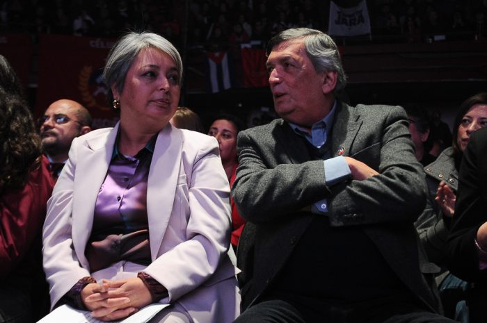 Posible salida de Jeannette Jara del PC mantiene en alerta al partido