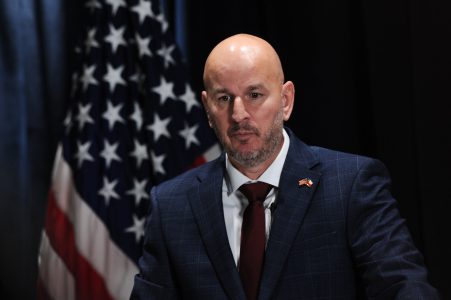 Embajada de Estados Unidos anuncia apoyo al Gobierno para combatir incendios forestales