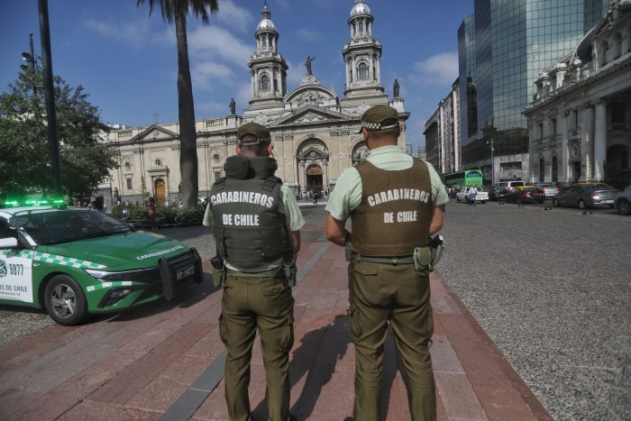 Roban valiosos candelabros del siglo XVIII en la Catedral de Santiago